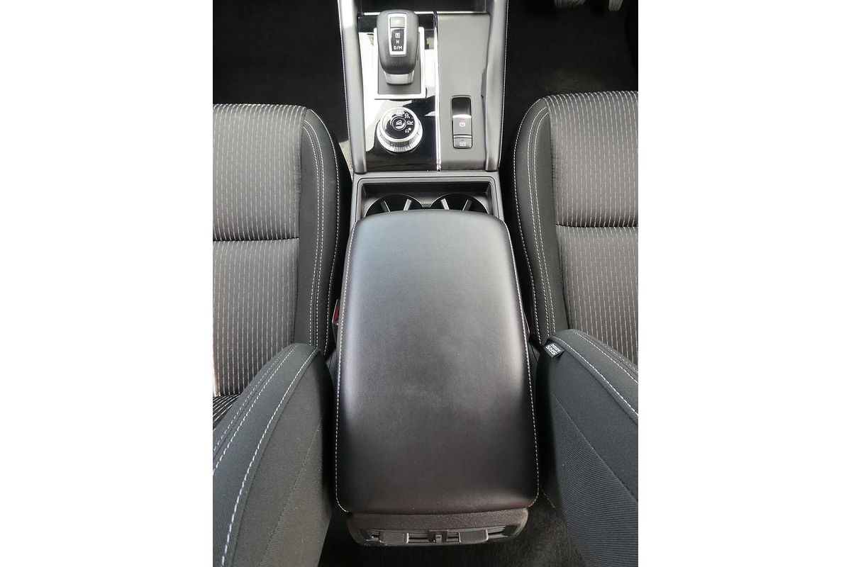 2023 Mitsubishi Outlander ES ZM