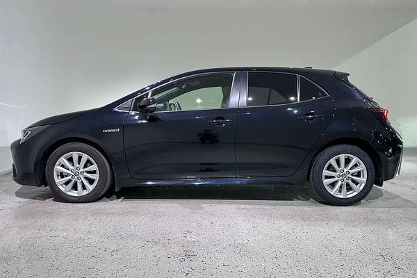 2022 Toyota Corolla SX Hybrid ZWE219R