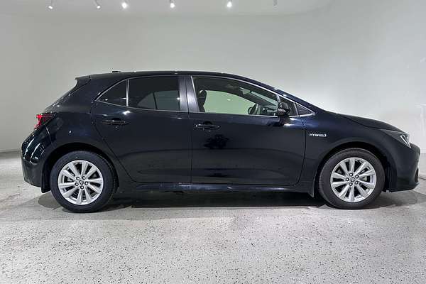2022 Toyota Corolla SX Hybrid ZWE219R