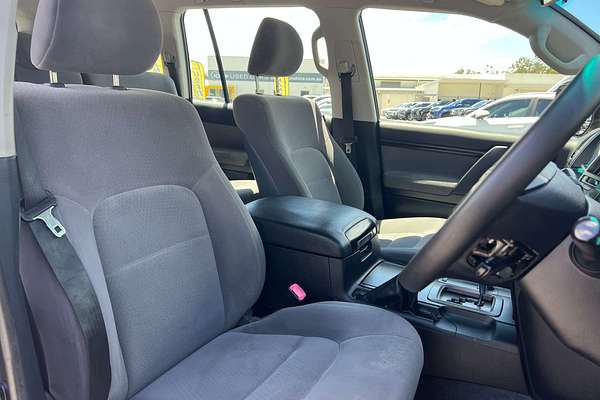 2011 Toyota Landcruiser GXL UZJ200R