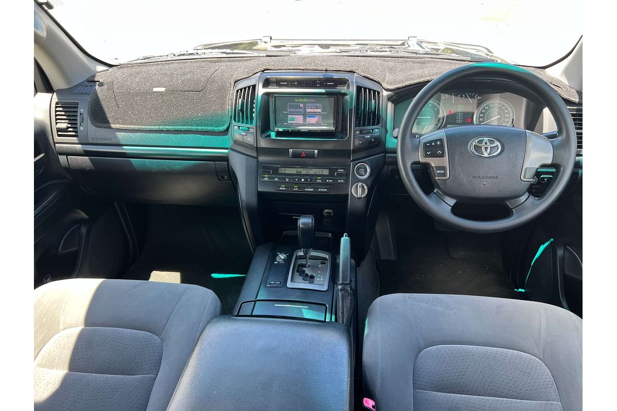 2011 Toyota Landcruiser GXL UZJ200R