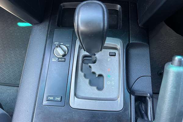 2011 Toyota Landcruiser GXL UZJ200R