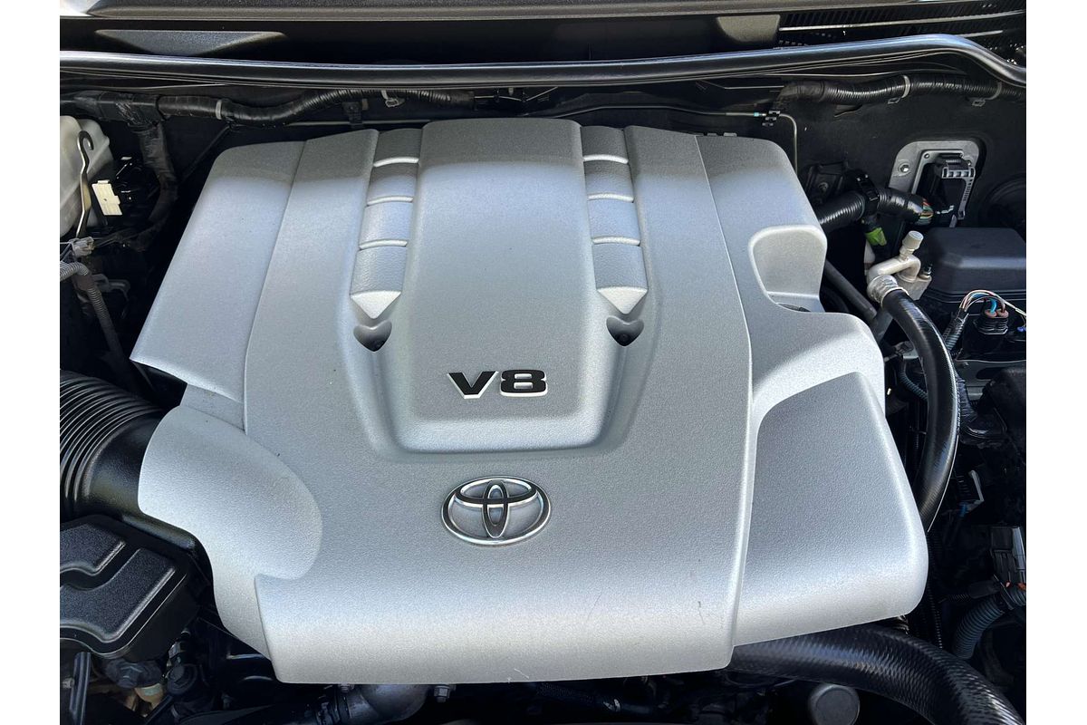 2011 Toyota Landcruiser GXL UZJ200R