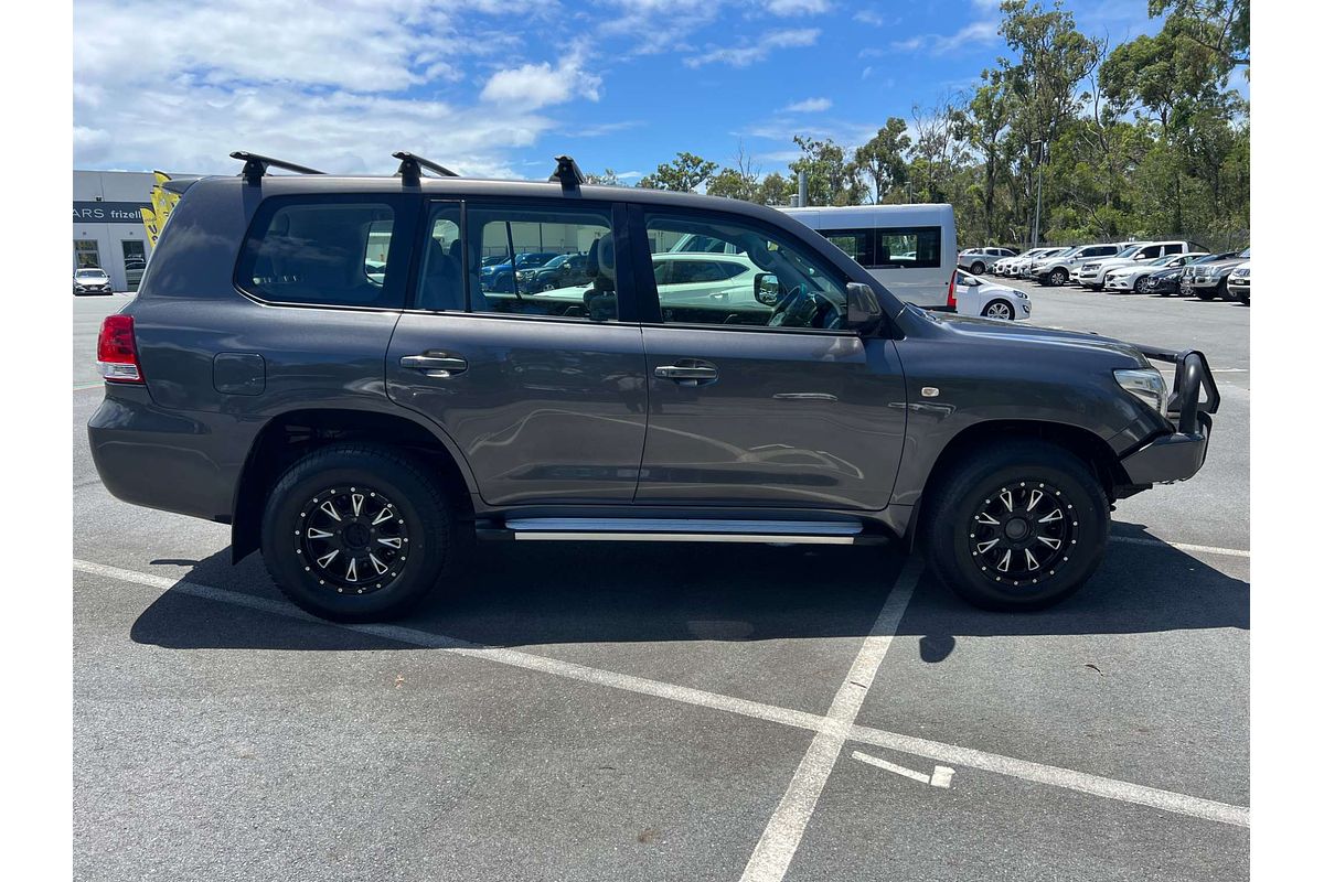 2011 Toyota Landcruiser GXL UZJ200R