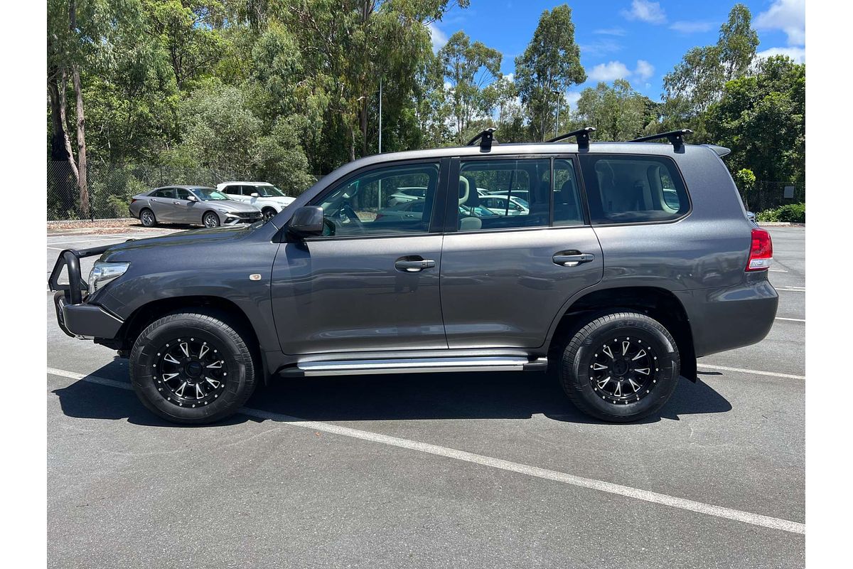 2011 Toyota Landcruiser GXL UZJ200R