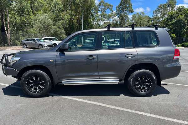 2011 Toyota Landcruiser GXL UZJ200R