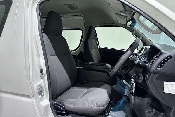 2018 Toyota Hiace Commuter TRH223R