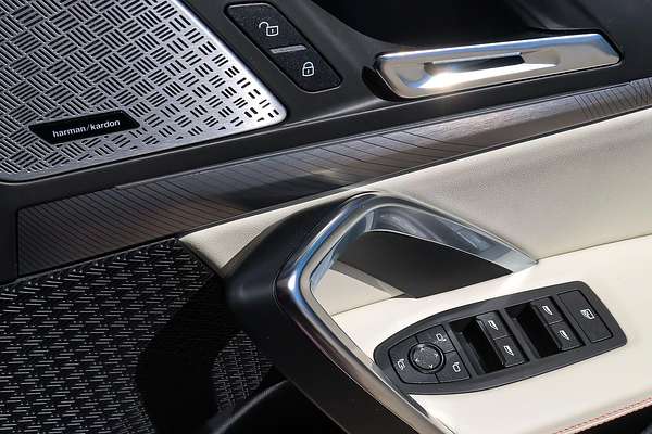 2024 BMW iX2 xDrive30 M Sport U10