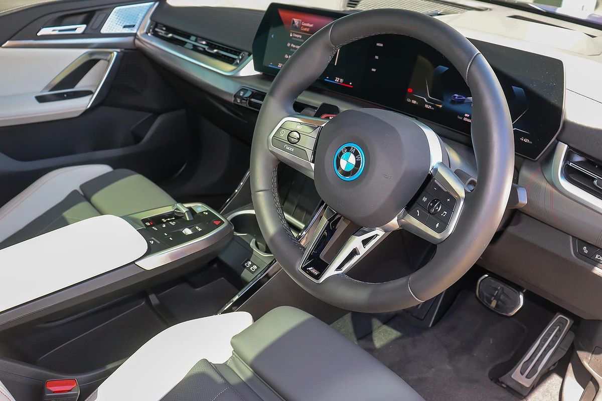 2024 BMW iX2 xDrive30 M Sport U10