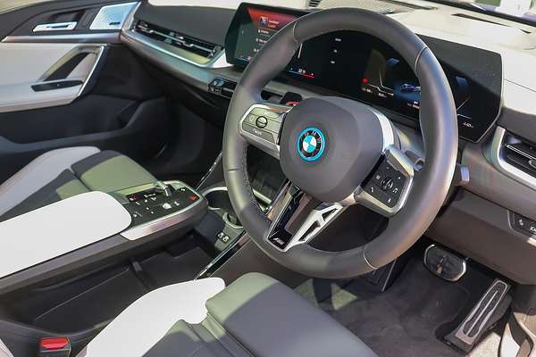 2024 BMW iX2 xDrive30 M Sport U10