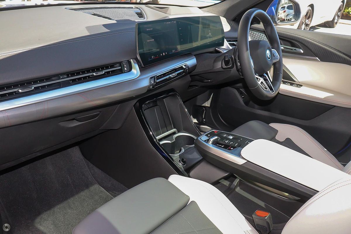 2024 BMW iX2 xDrive30 M Sport U10