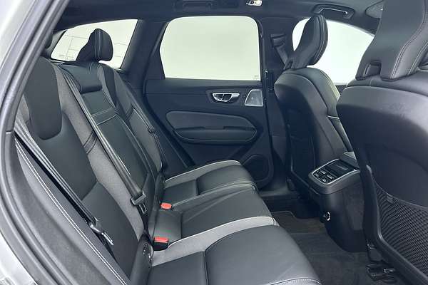 2020 Volvo XC60 T6 R-Design