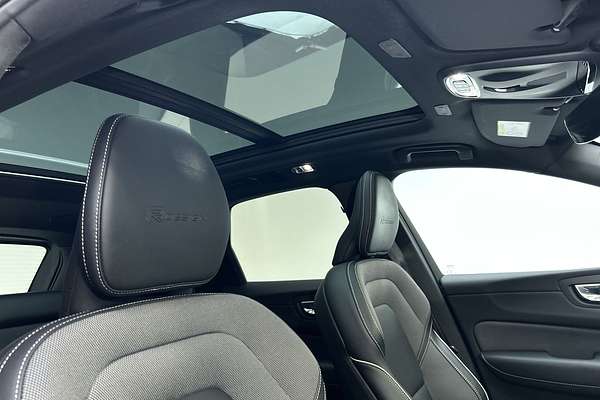 2020 Volvo XC60 T6 R-Design