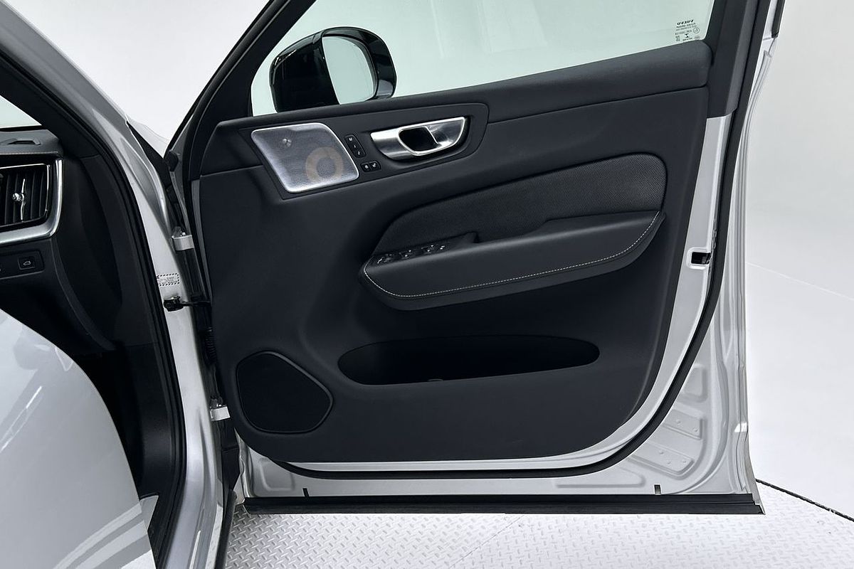 2020 Volvo XC60 T6 R-Design