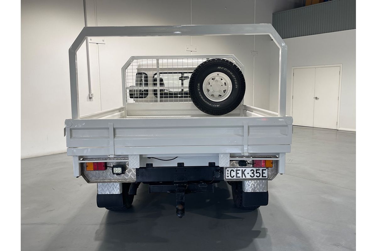 1993 Land Rover Defender   4X4