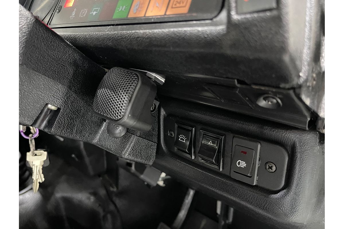 1993 Land Rover Defender   4X4