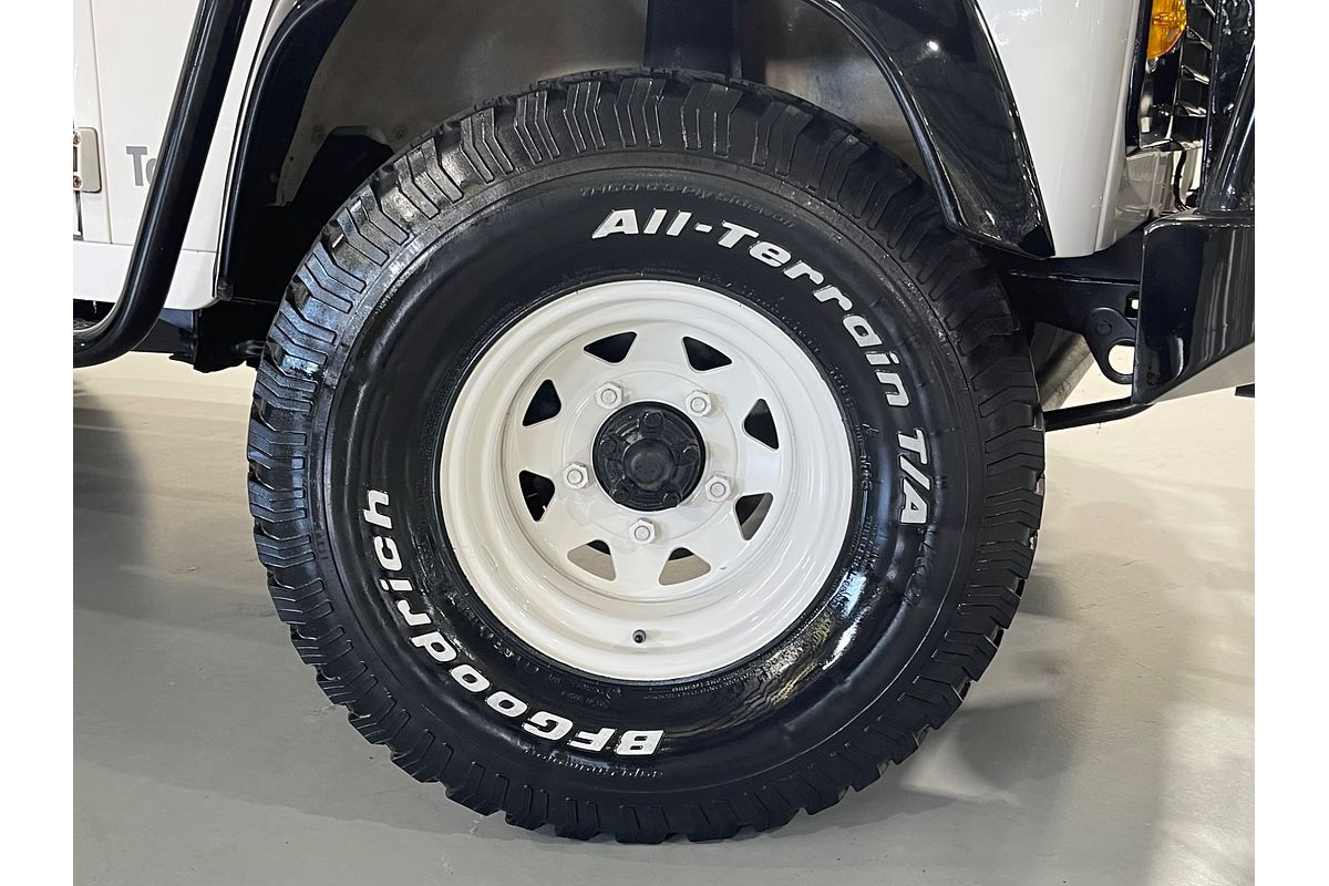 1993 Land Rover Defender   4X4