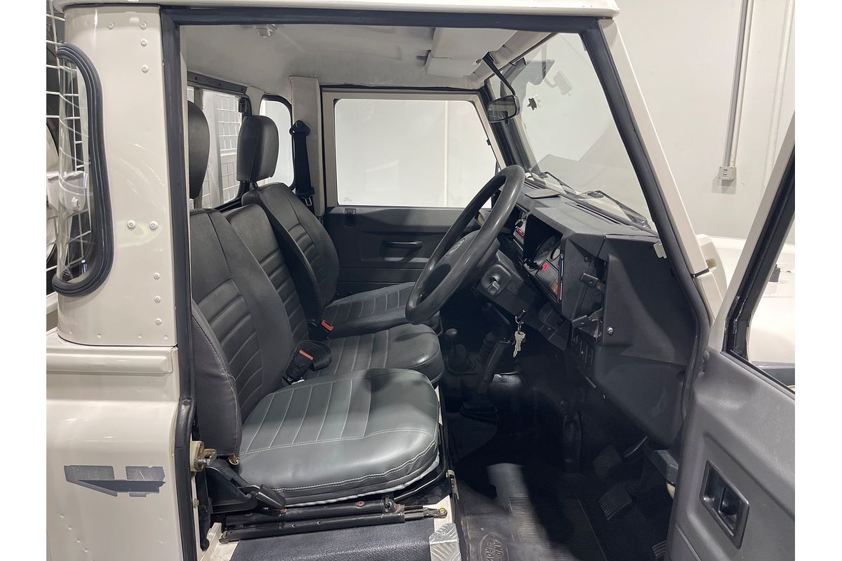 1993 Land Rover Defender   4X4