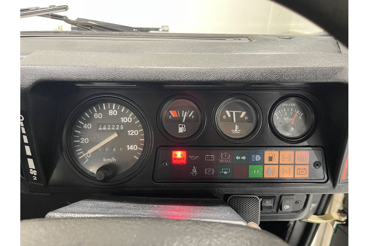 1993 Land Rover Defender   4X4