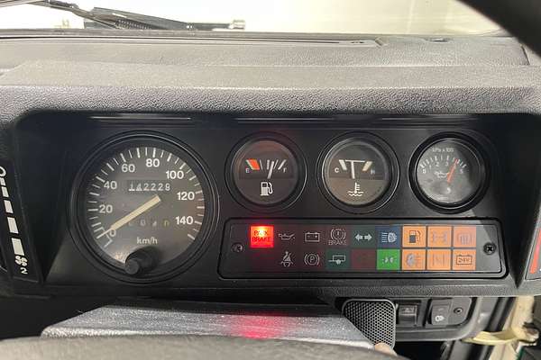 1993 Land Rover Defender   4X4