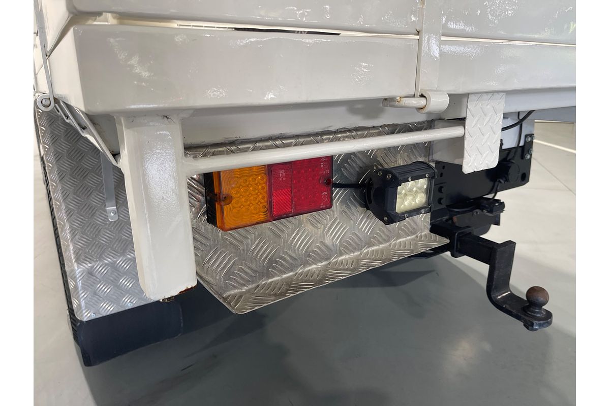 1993 Land Rover Defender   4X4