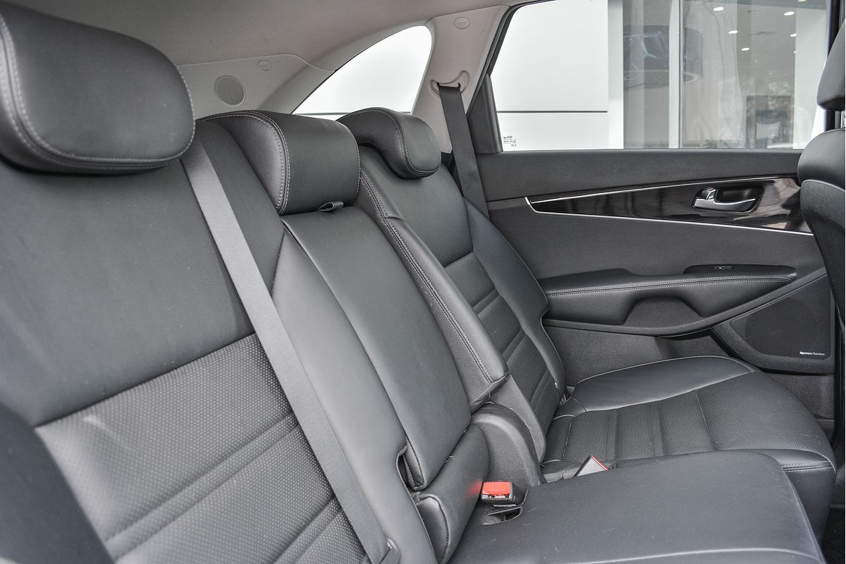 2019 Kia Sorento SLi UM