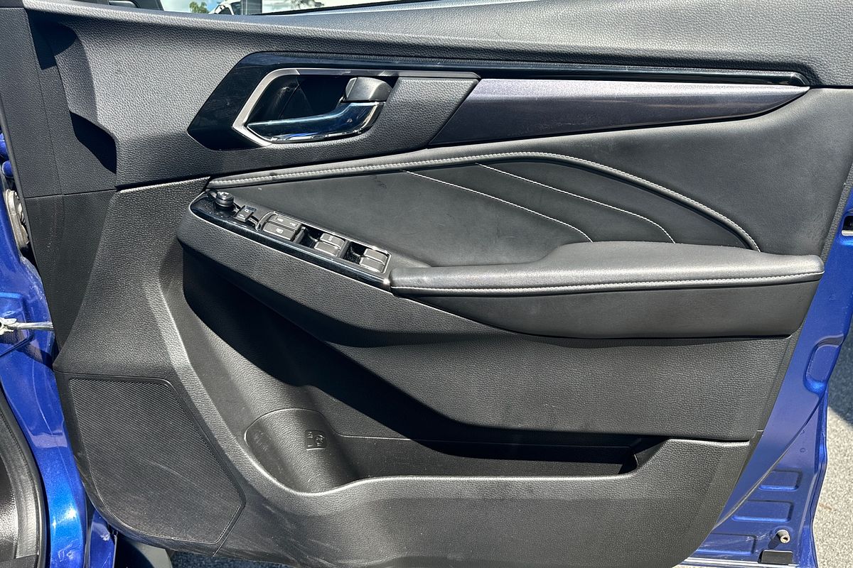 2023 Isuzu MU-X LS-T