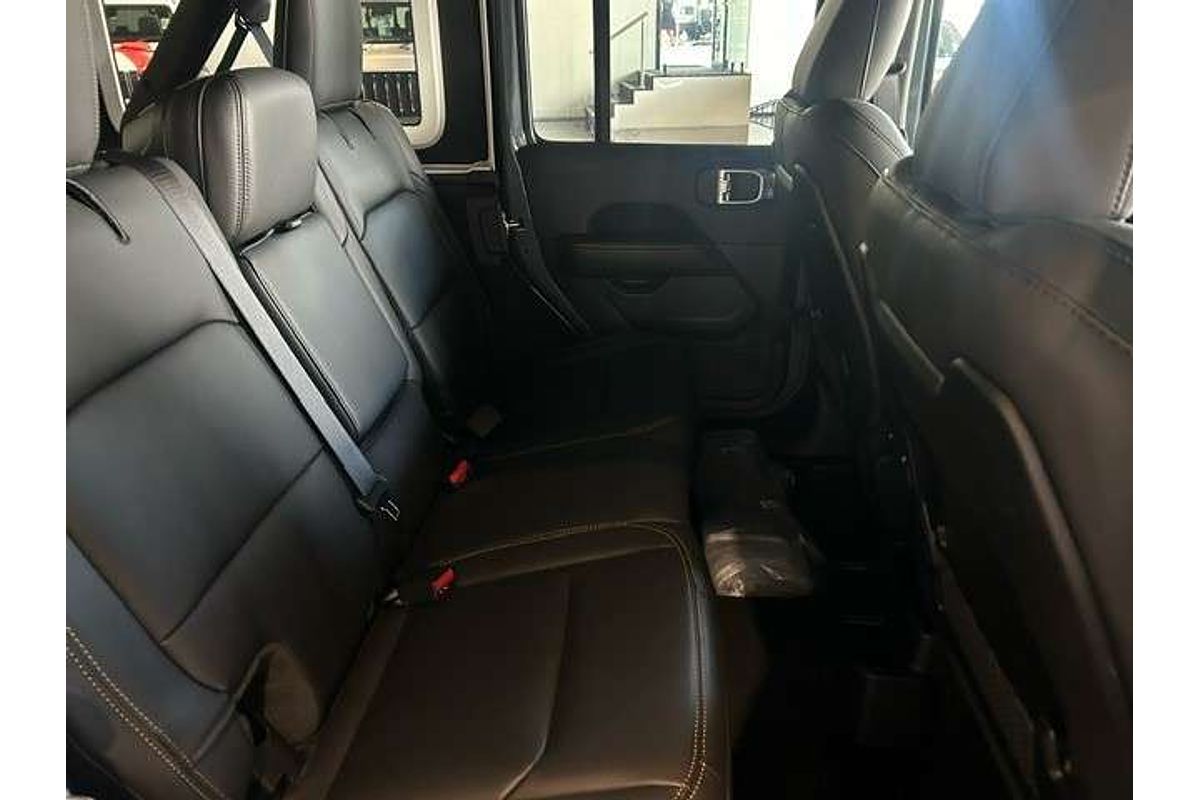 2024 Jeep Wrangler Unlimited Overland JL