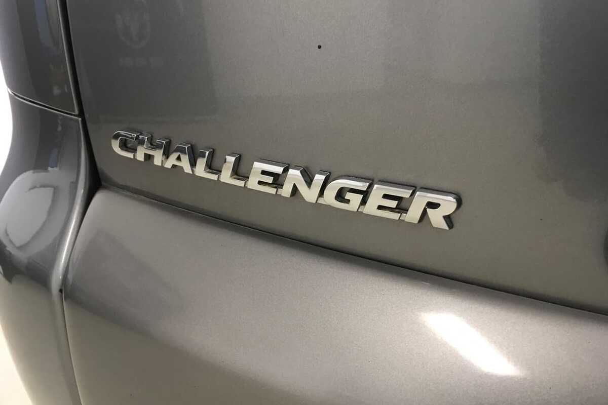 2015 Mitsubishi CHALLENGER  PC