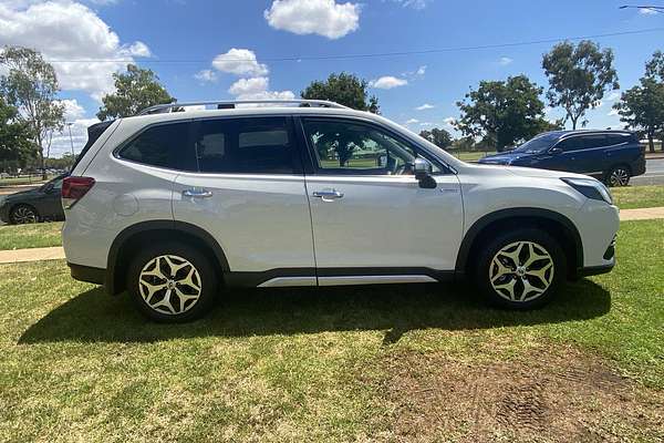 2024 Subaru Forester Hybrid L S5