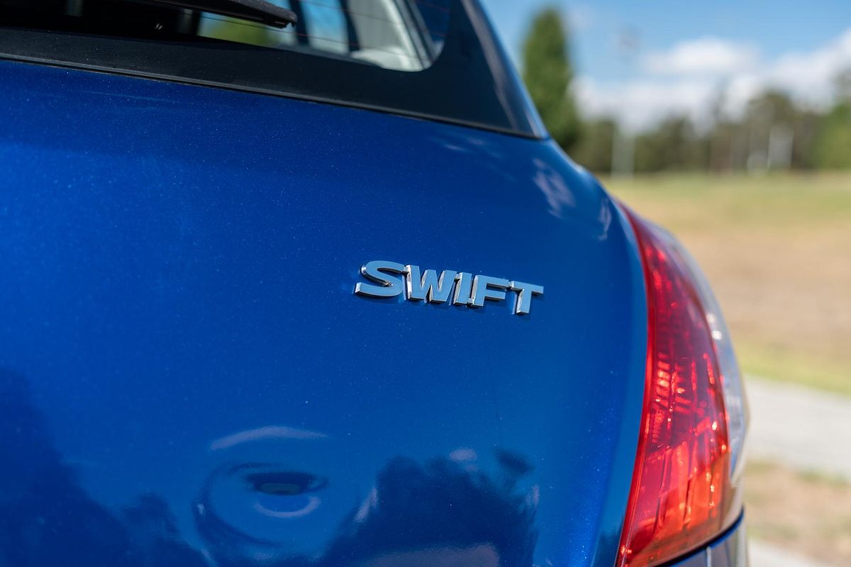 2013 Suzuki Swift GL Navigator FZ