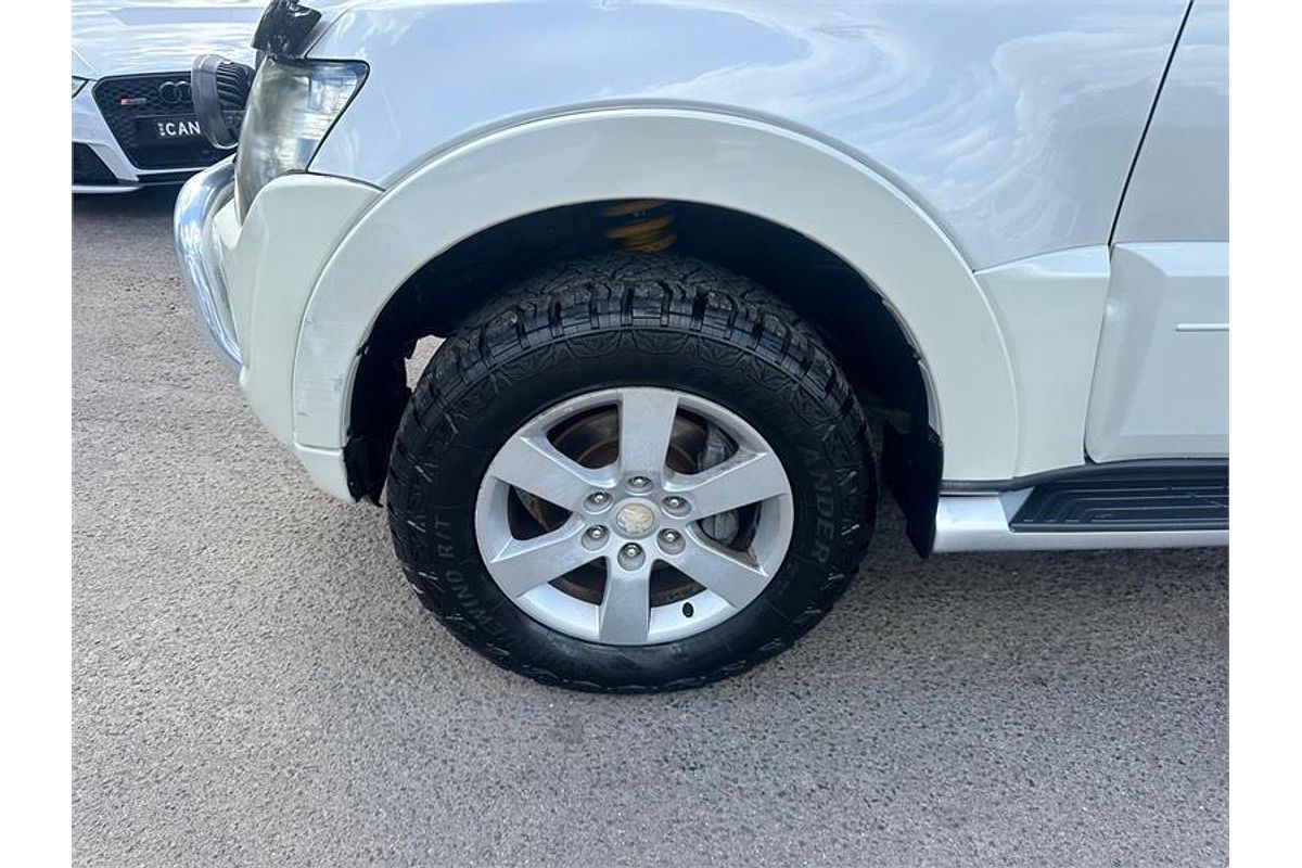 2007 Mitsubishi Pajero VR-X NS