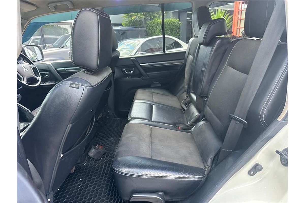 2007 Mitsubishi Pajero VR-X NS