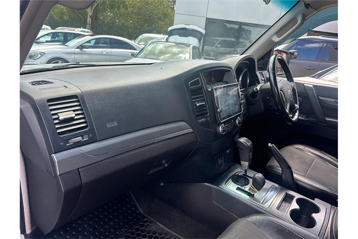 2007 Mitsubishi Pajero VR-X NS