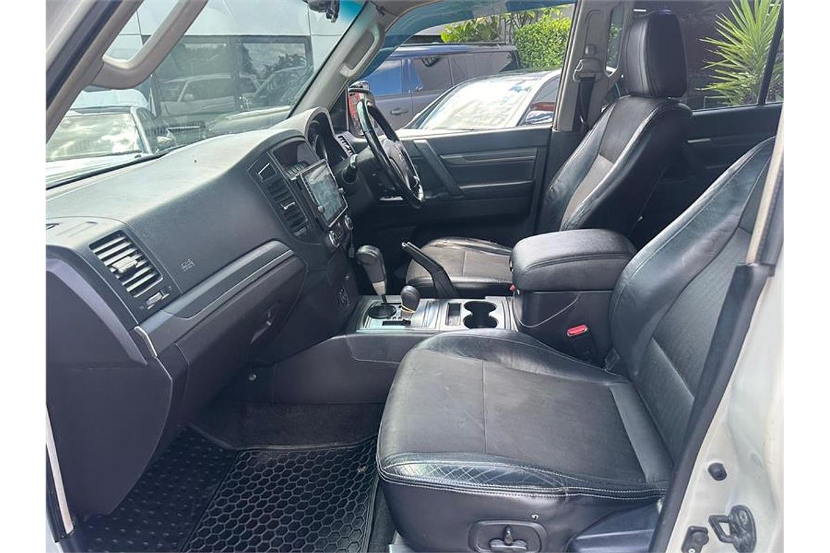 2007 Mitsubishi Pajero VR-X NS