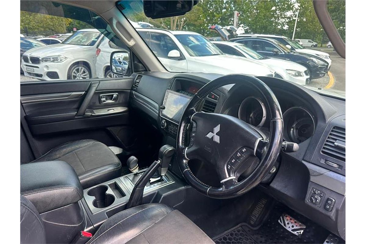 2007 Mitsubishi Pajero VR-X NS