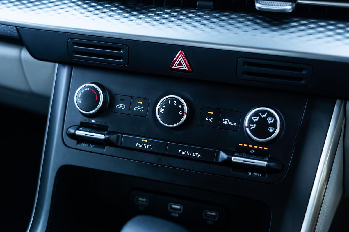 2021 Kia Carnival S KA4