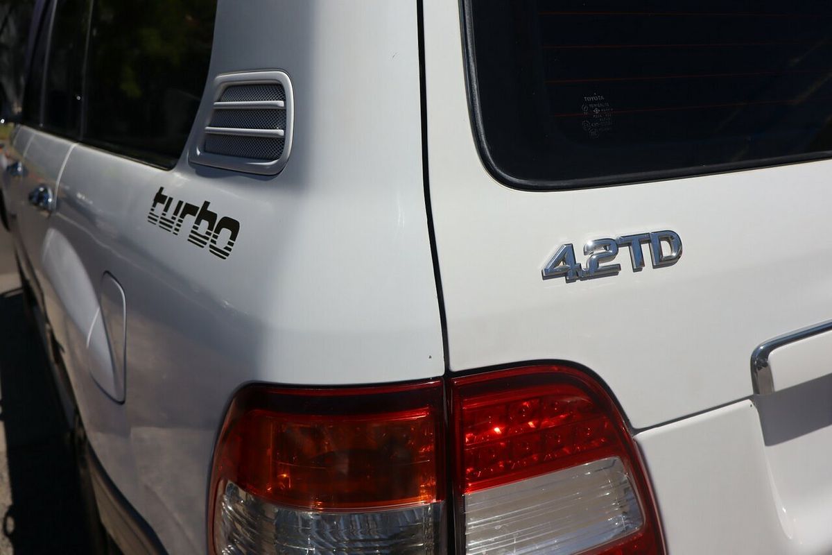 2006 Toyota Landcruiser VX (4x4) HDJ100R