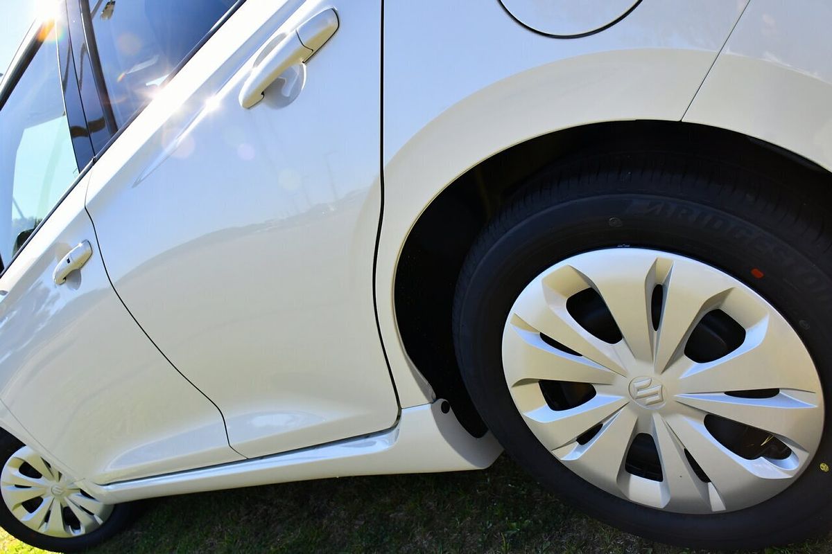 2025 Suzuki Swift Hybrid UZ