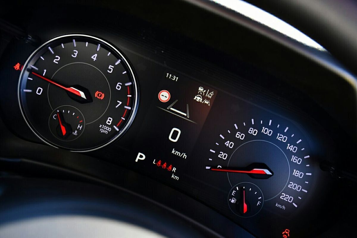 2025 Suzuki Swift Hybrid UZ