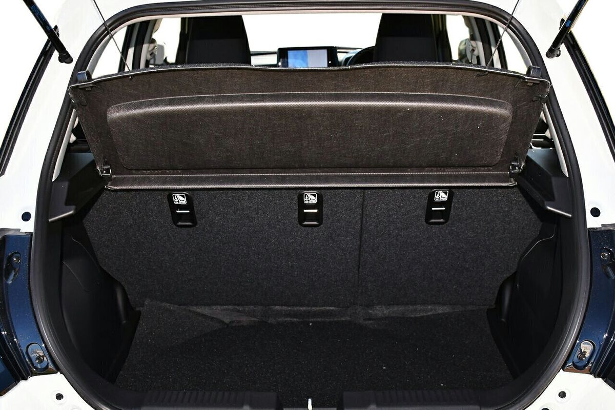 2025 Suzuki Swift Hybrid UZ