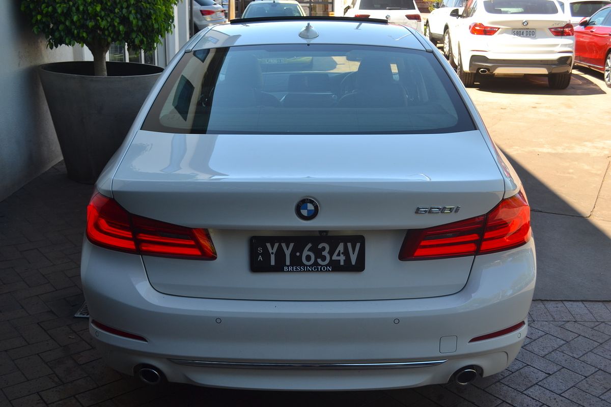 2018 BMW 5 Series 520i Luxury Line G30