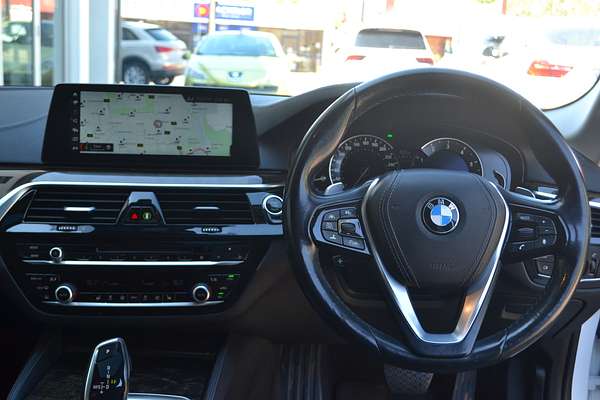 2018 BMW 5 Series 520i Luxury Line G30