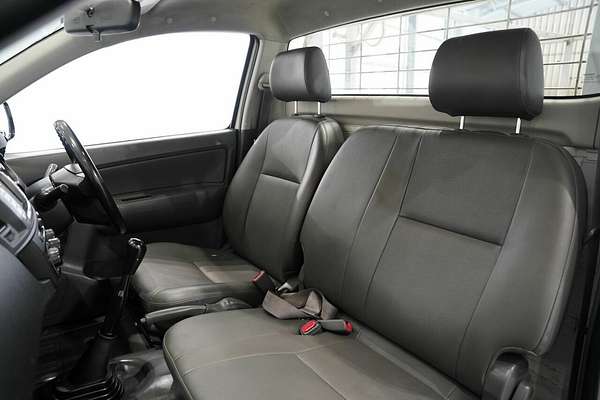 2014 Toyota Hilux Workmate TGN16R Rear Wheel Drive
