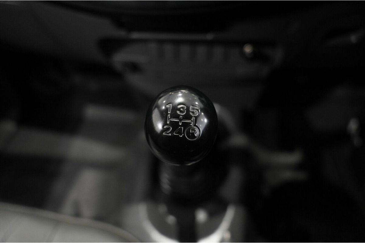 2014 Toyota Hilux Workmate TGN16R Rear Wheel Drive
