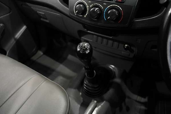2014 Toyota Hilux Workmate TGN16R Rear Wheel Drive