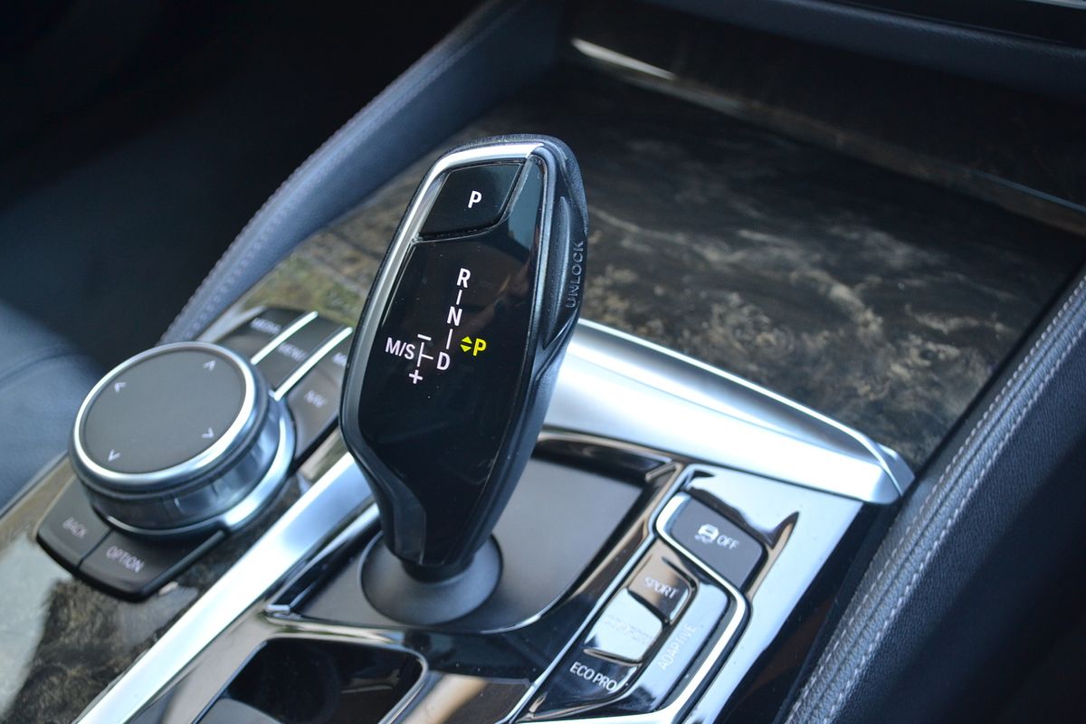 2018 BMW 5 Series 520i Luxury Line G30