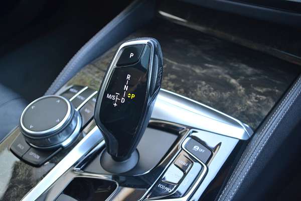 2018 BMW 5 Series 520i Luxury Line G30