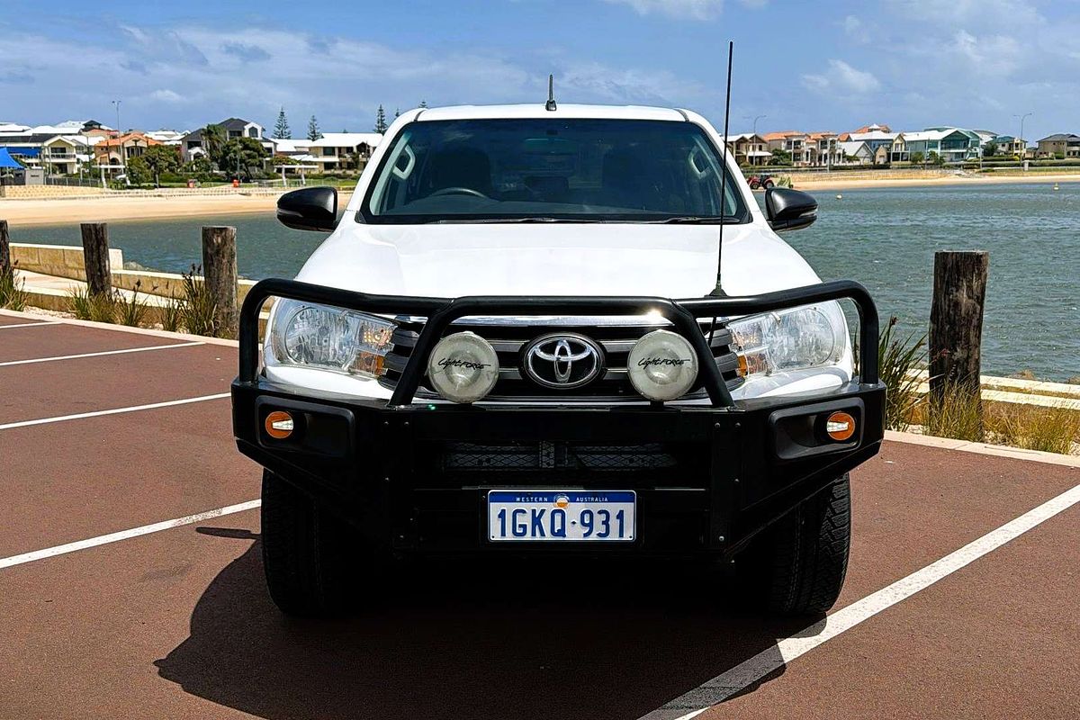 2017 Toyota Hilux SR GUN126R 4X4