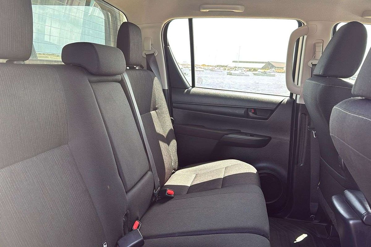 2017 Toyota Hilux SR GUN126R 4X4